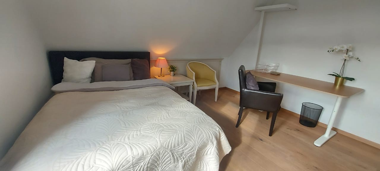 Chambre dans un appartement partagé