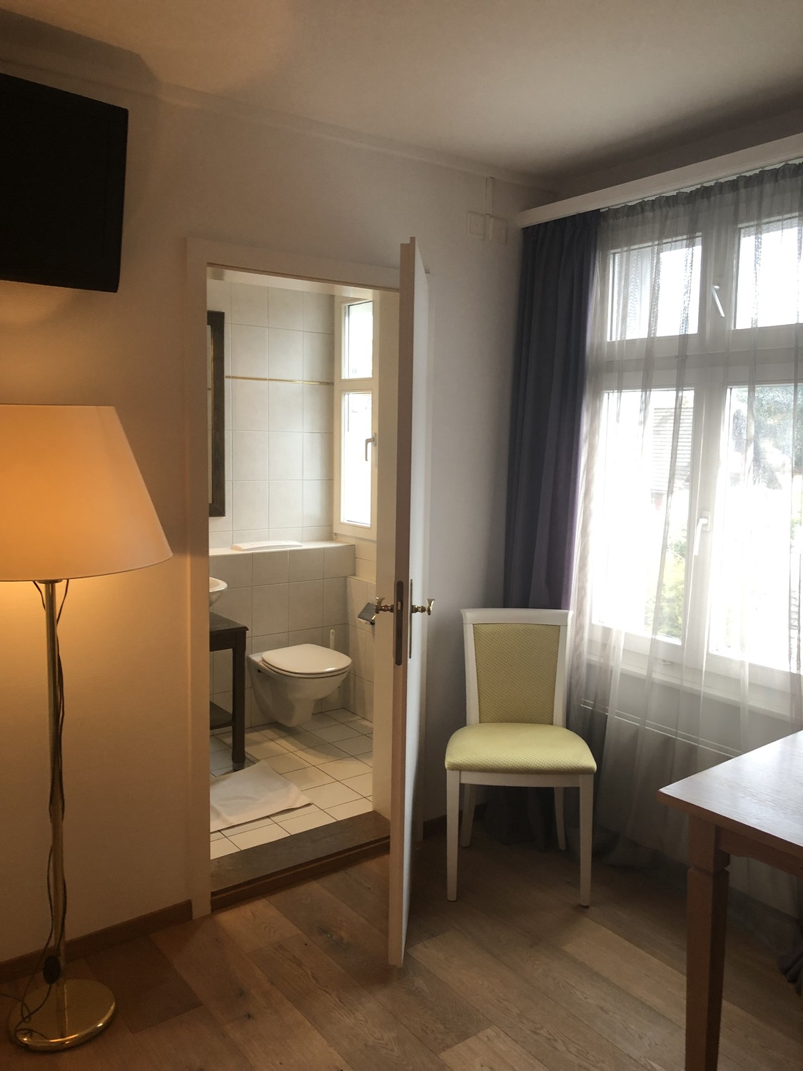 Chambre dans un appartement partagé