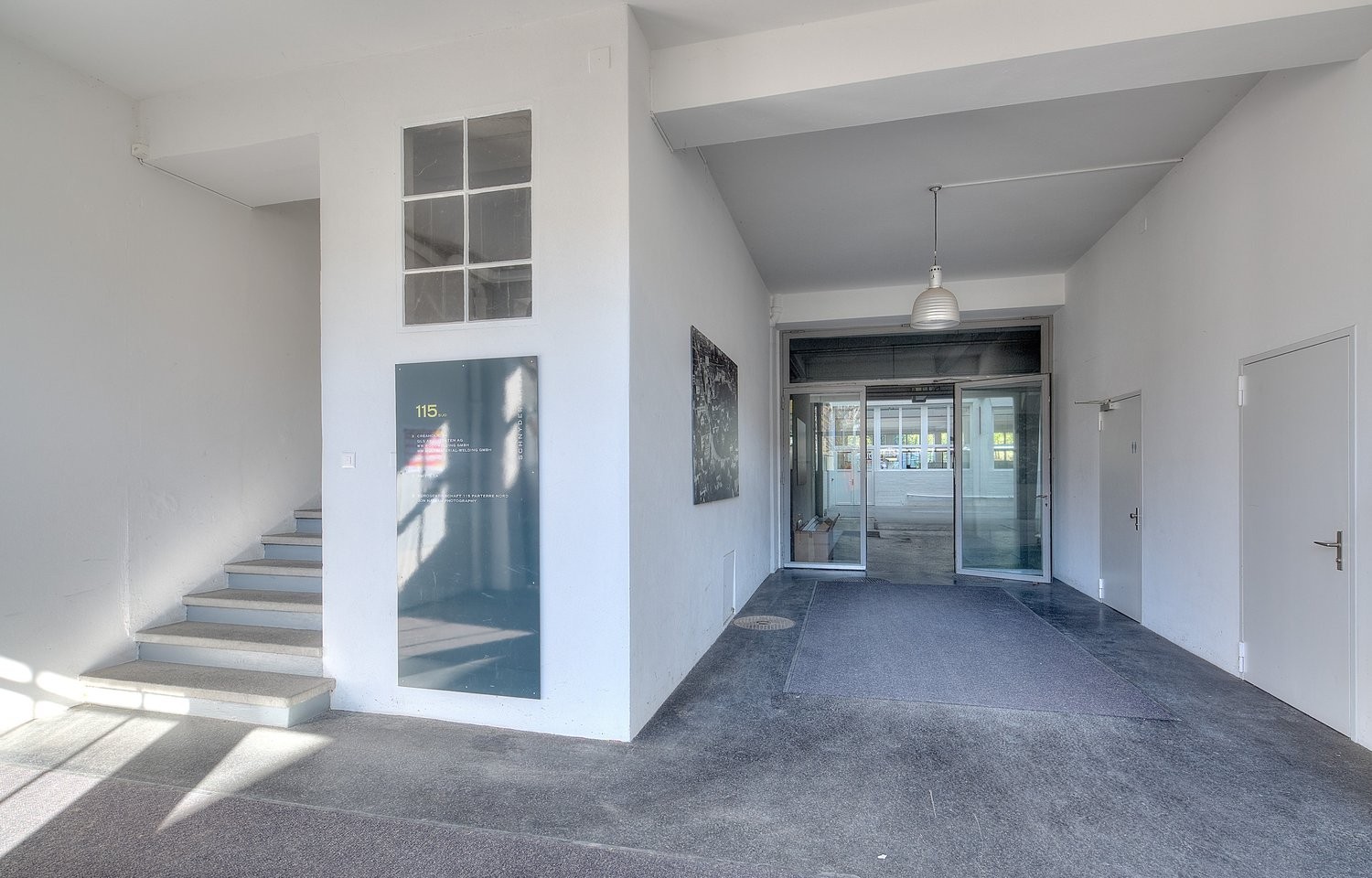 Bureaux de 135 m²

A louer immédiatement ou à convenir, à la Zentralstrasse 115 à Biel, un espace de bureaux attractif de 135 m². 

L'emplacement central fait de ce bureau un site idéal pour votre entreprise. Vos avantages en un coup d'œil :

\- Possibilités d'utilisation individuelles
\- Plan d'éta