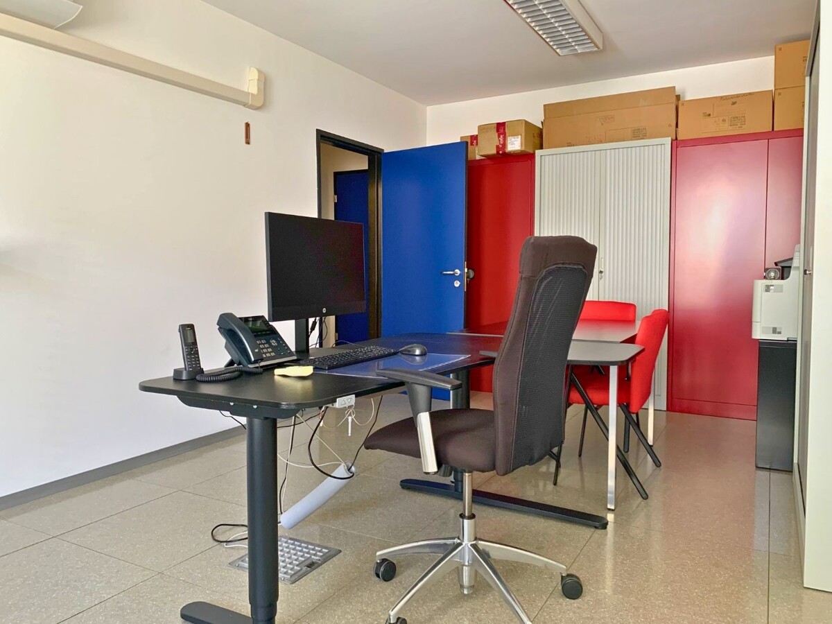 71m² office