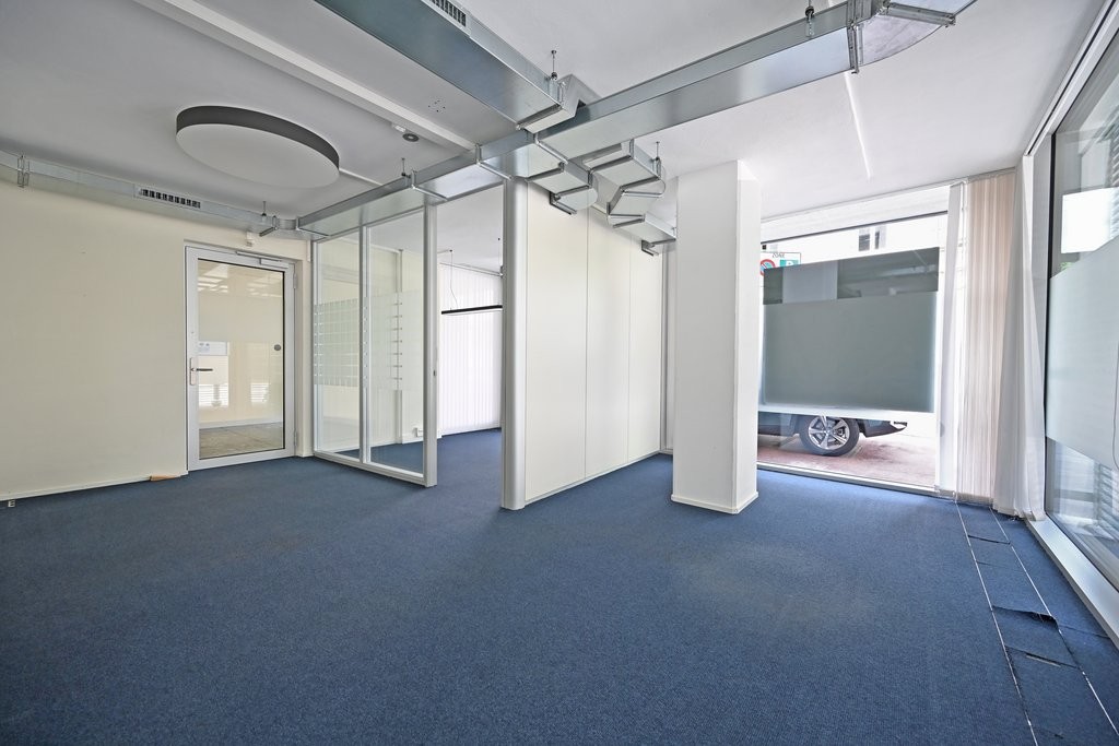 Bureau de 242m², photo 2 sur 8