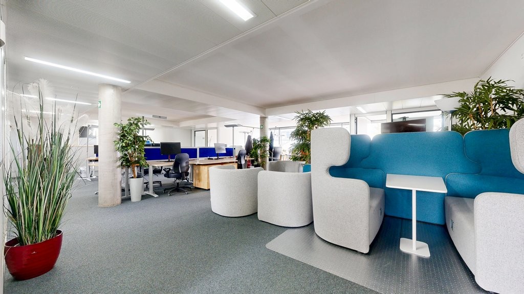 232m² office