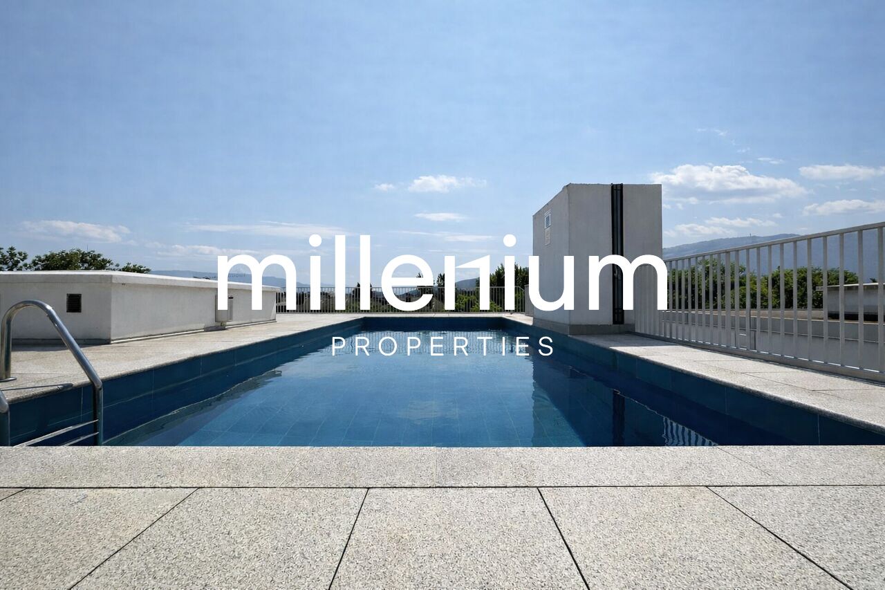 5 rooms apartment