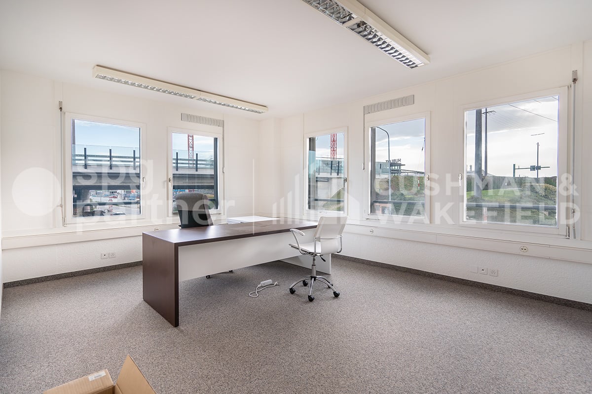 507m² office