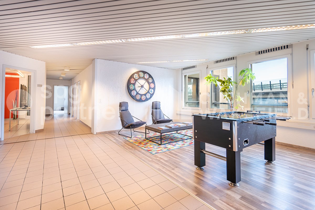 507m² office