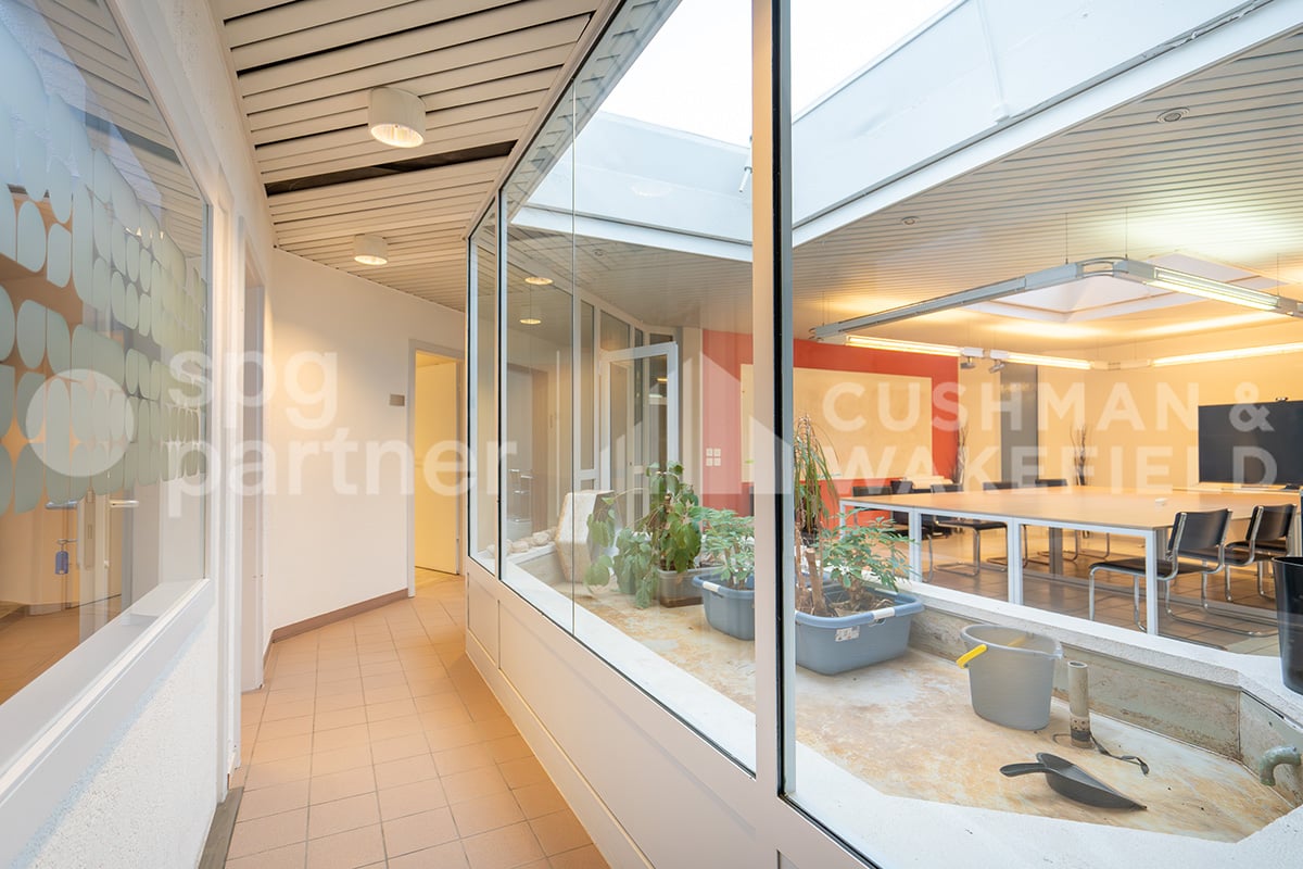 507m² office