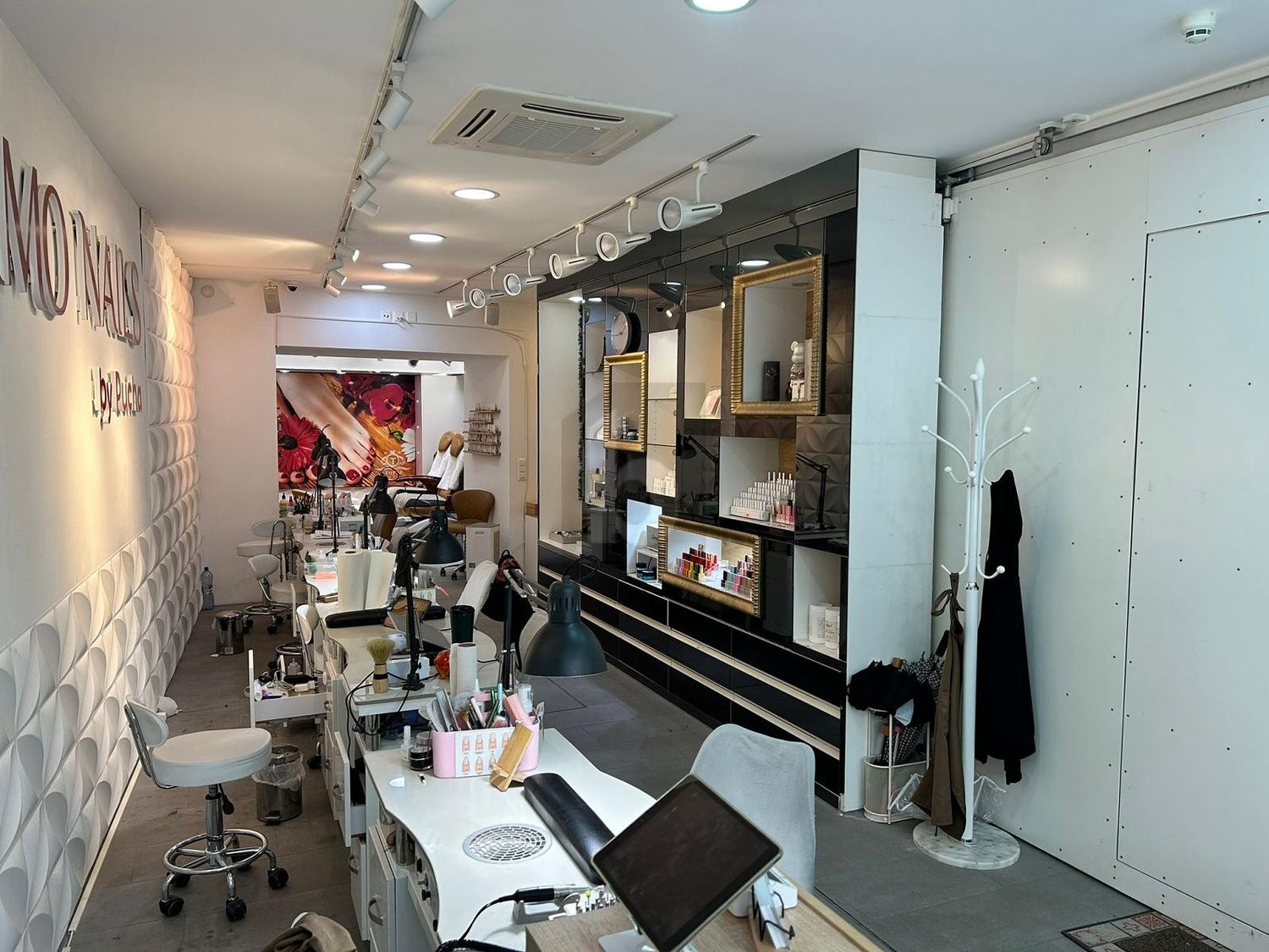 Magasin de 100m²