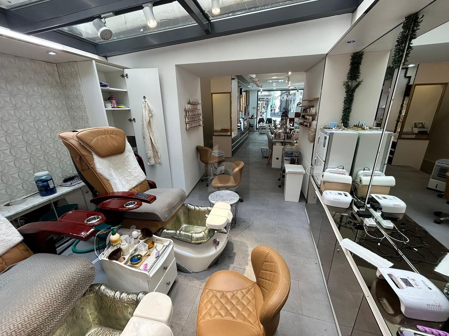 Magasin de 100m²