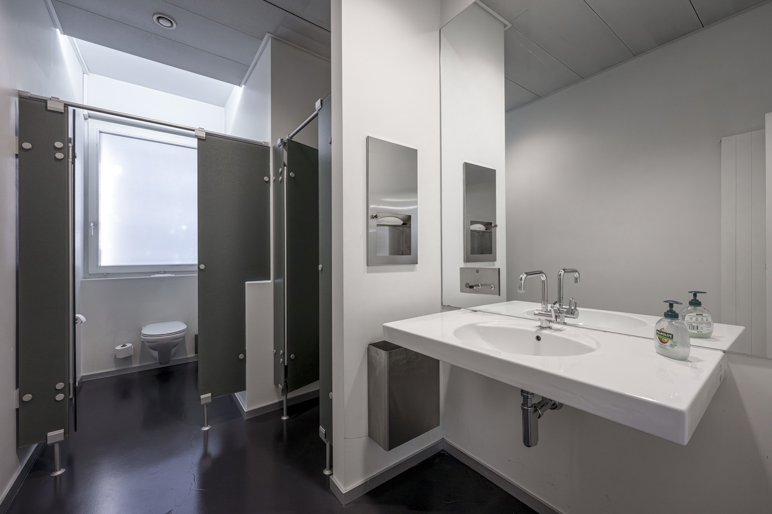 863m² de bureaux