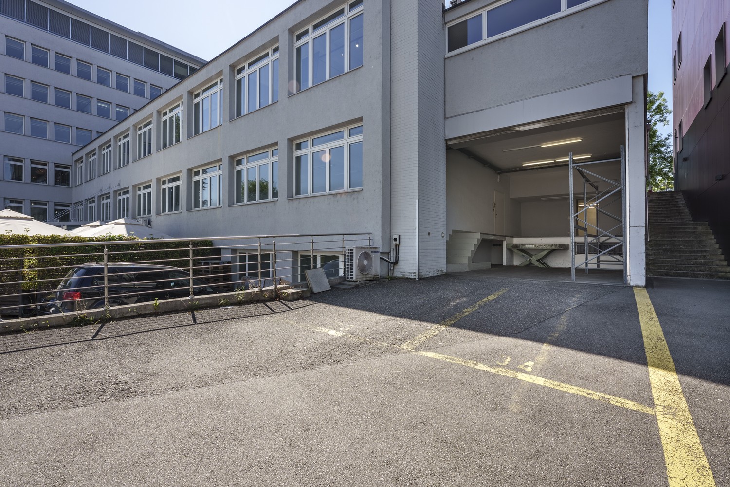 863m² de bureaux