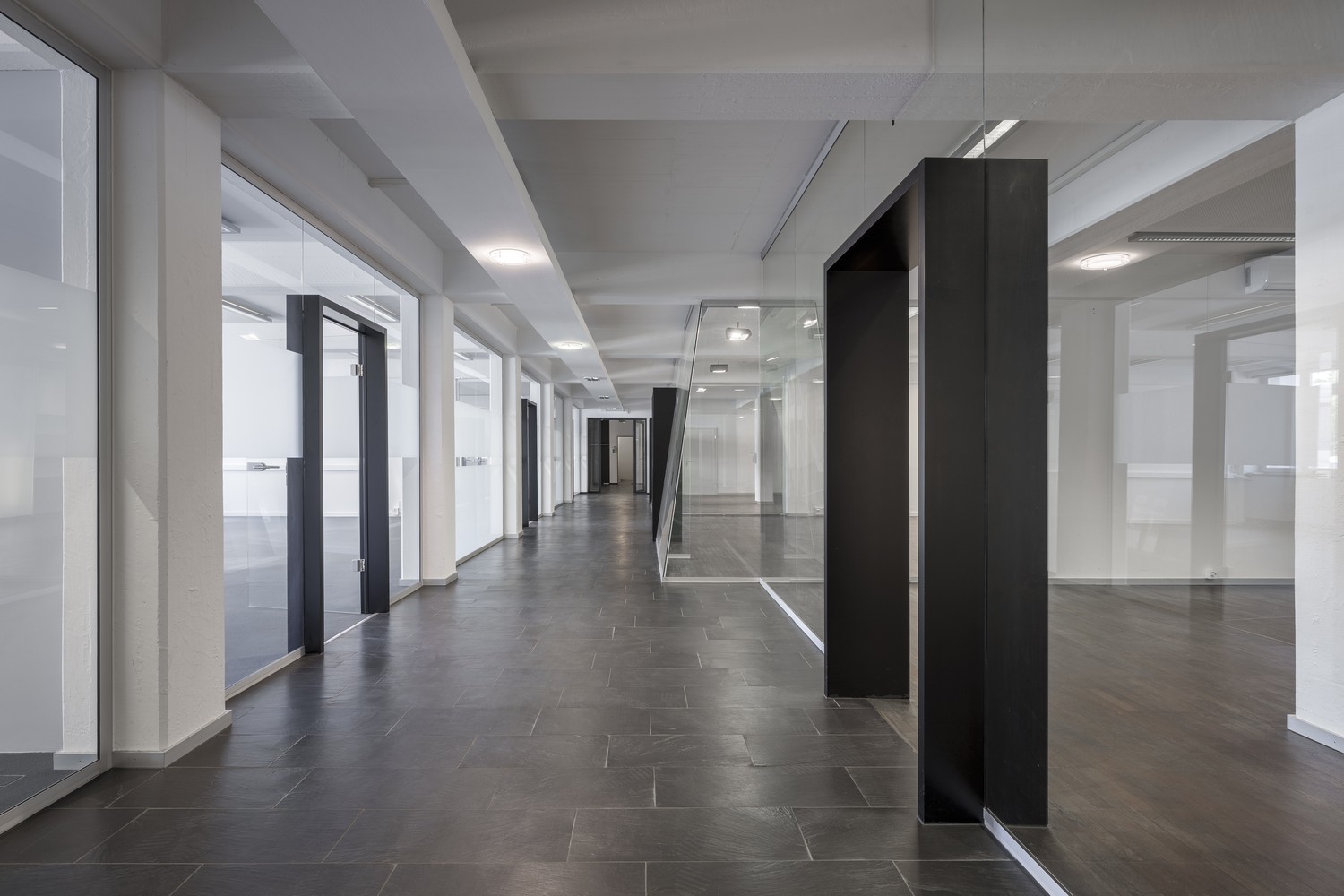 863m² de bureaux