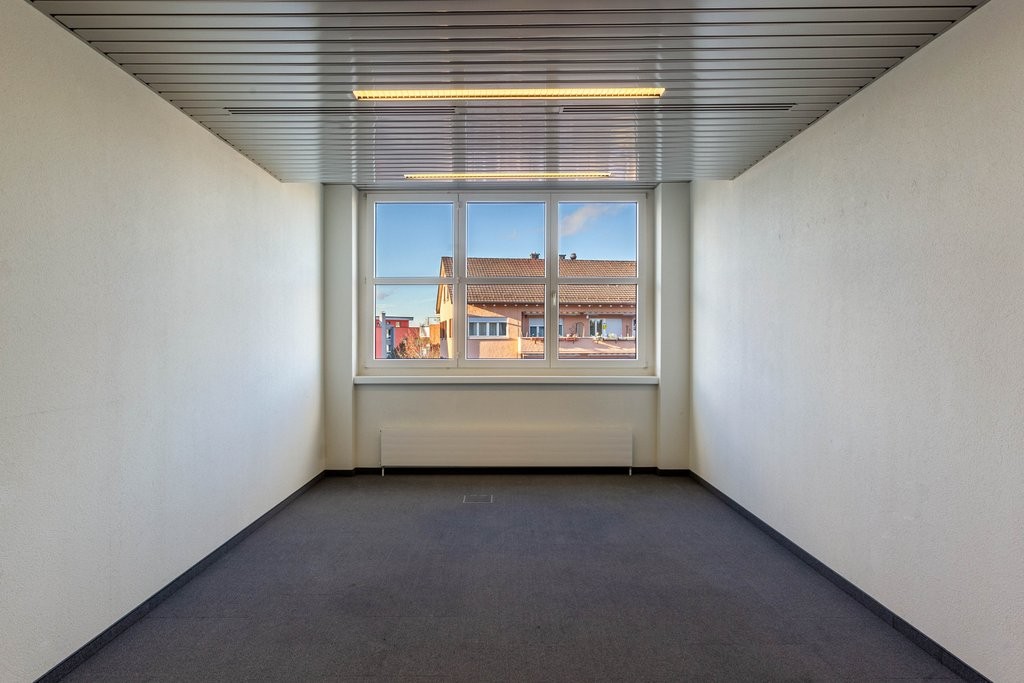 Bureau, photo 1 sur 4