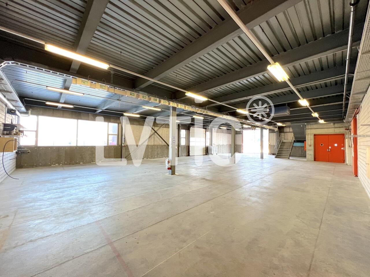 665m² industrial object, photo 1 sur 4