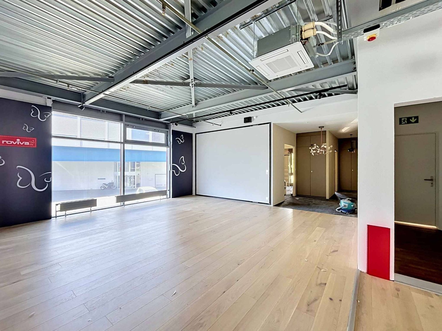 765m² commercial