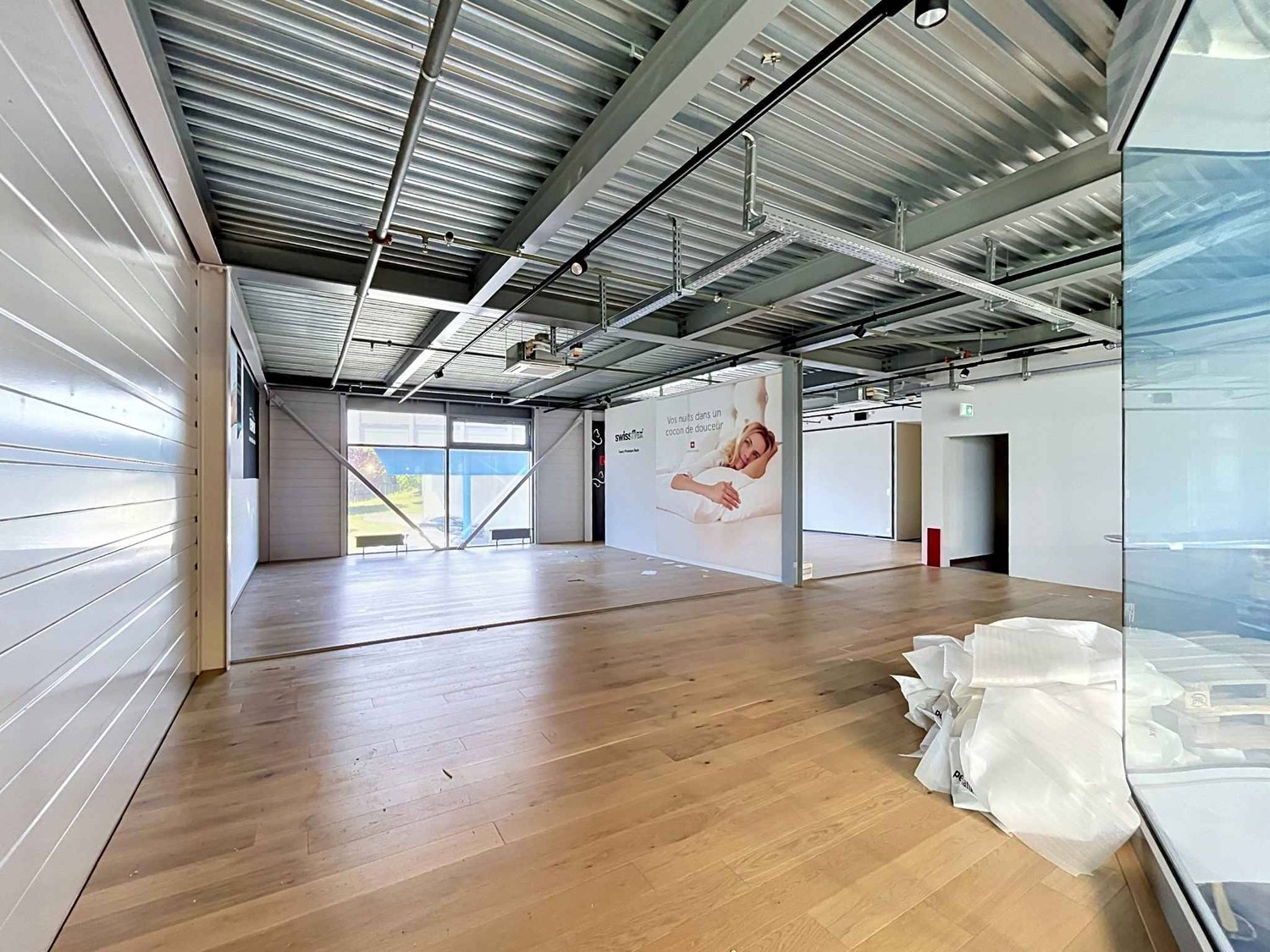 765m² commercial