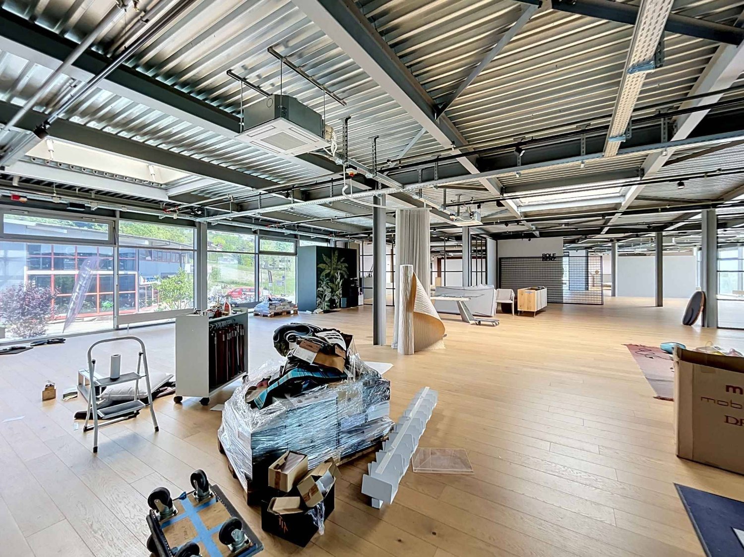 765m² commercial