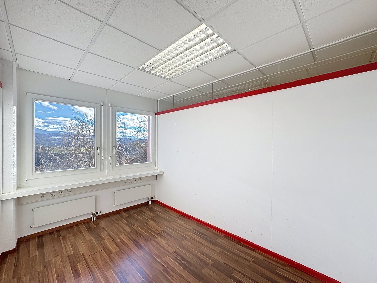145m² shop, photo 3 sur 6