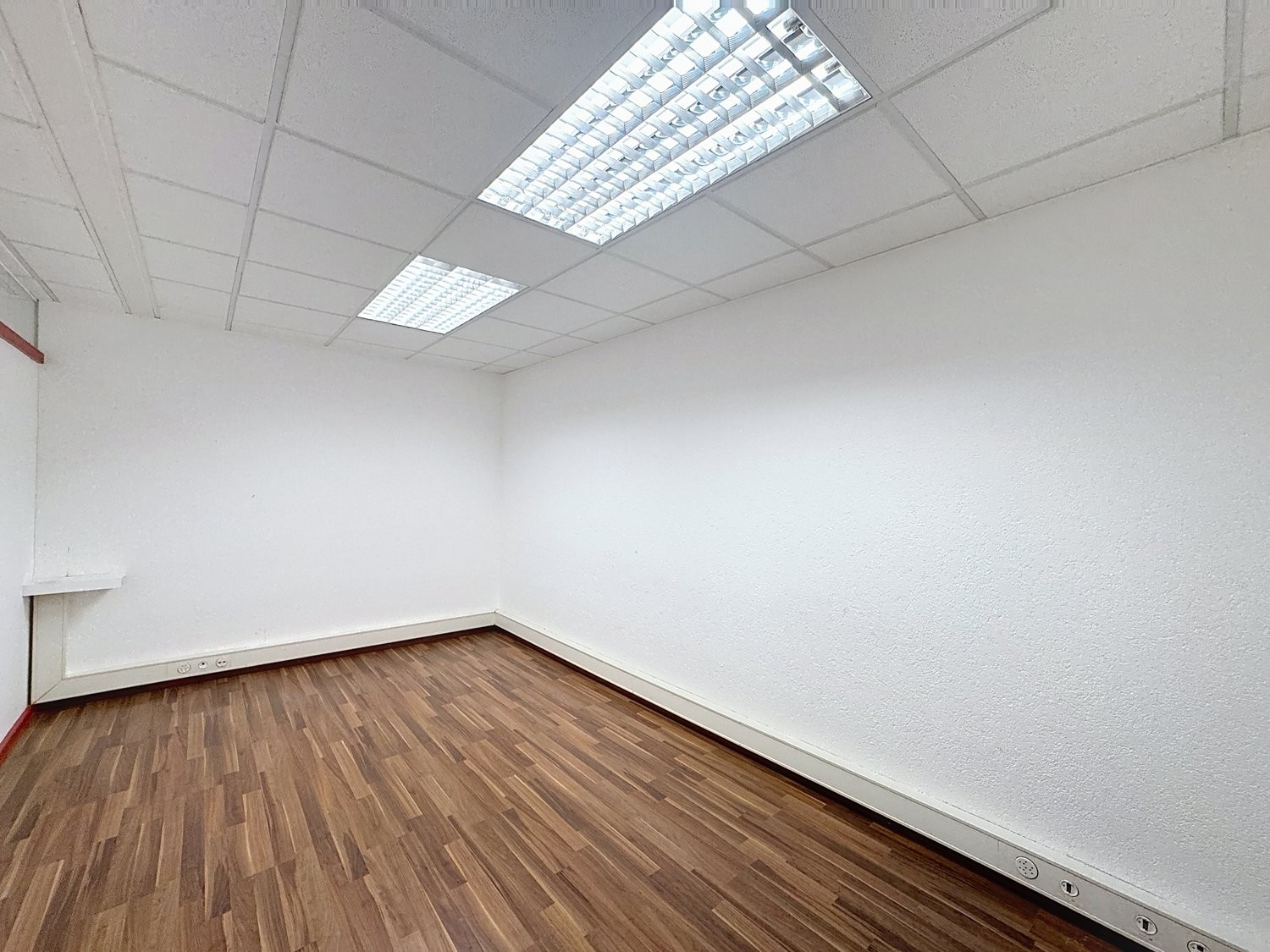 145m² shop, photo 4 sur 6