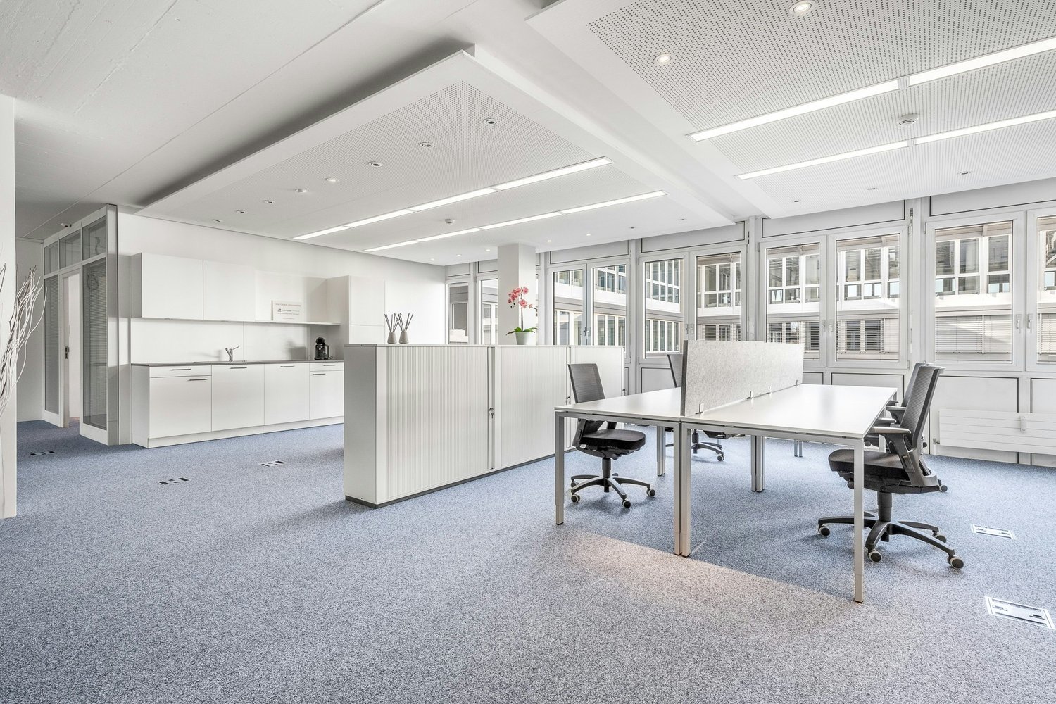 320m² bureau, photo 1 sur 9