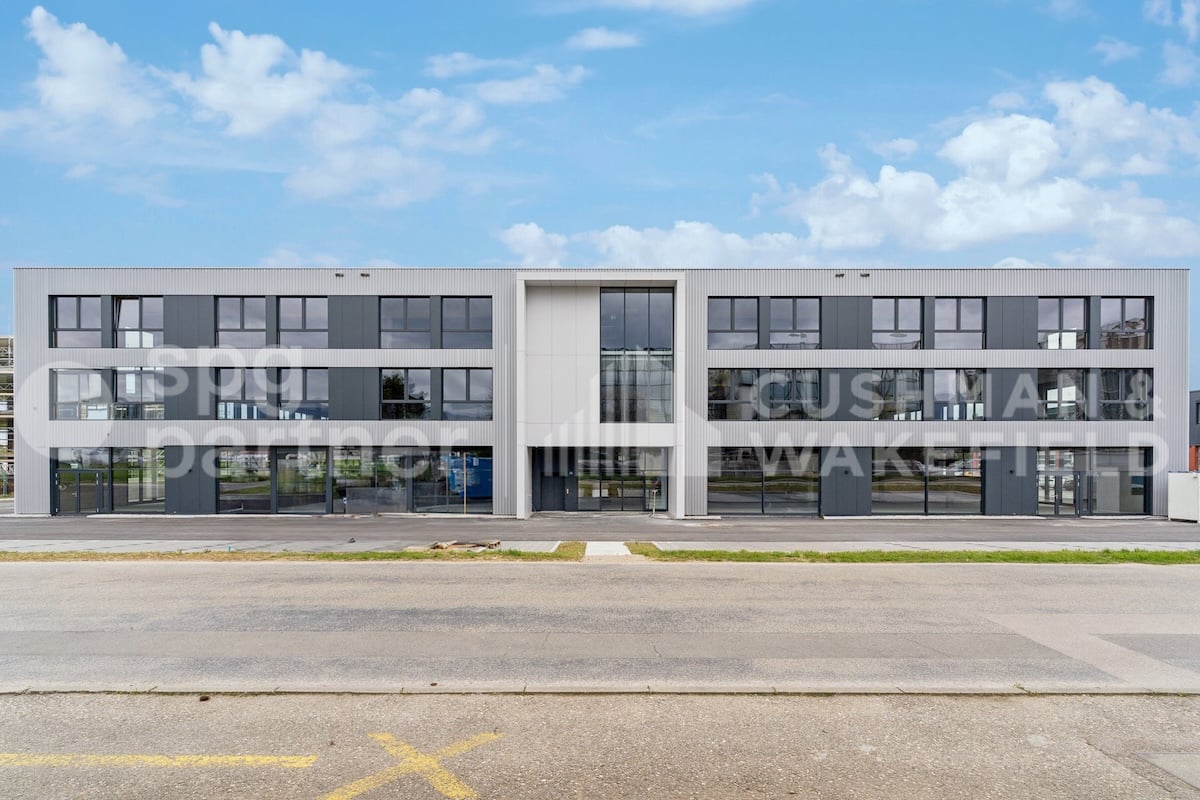 300m² commercial, photo 3 sur 10