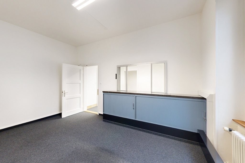 149m² office