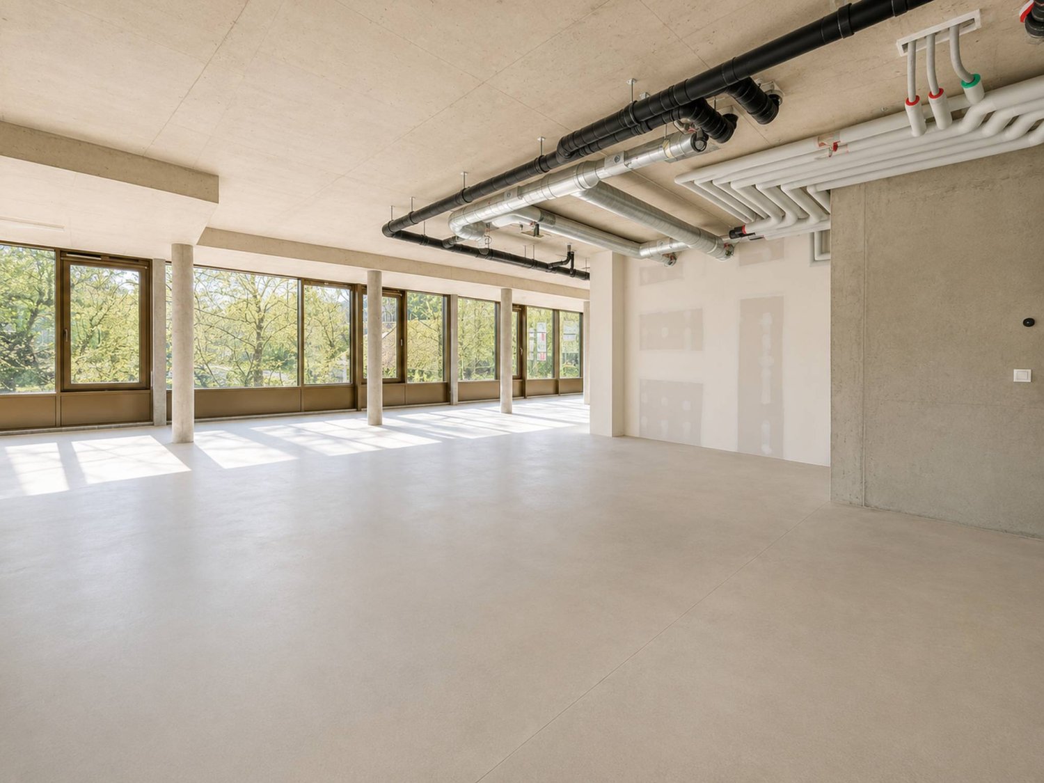 220m² office