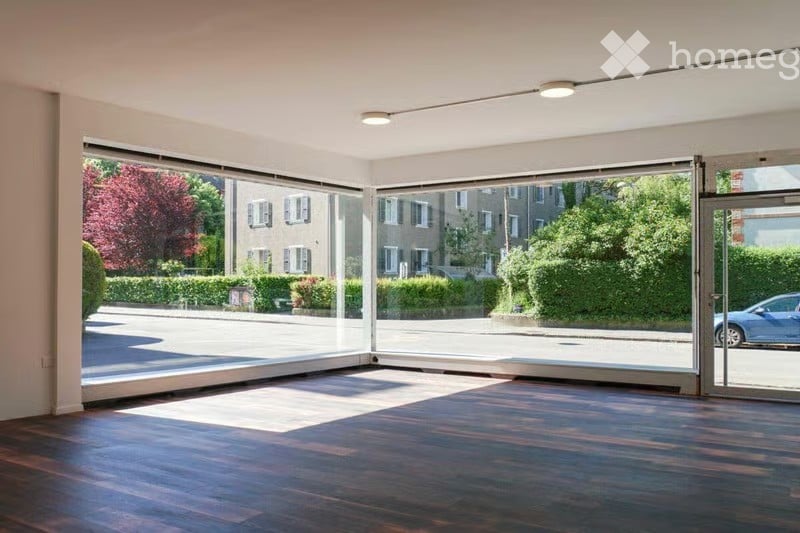 92m² commercial, photo 1 sur 7