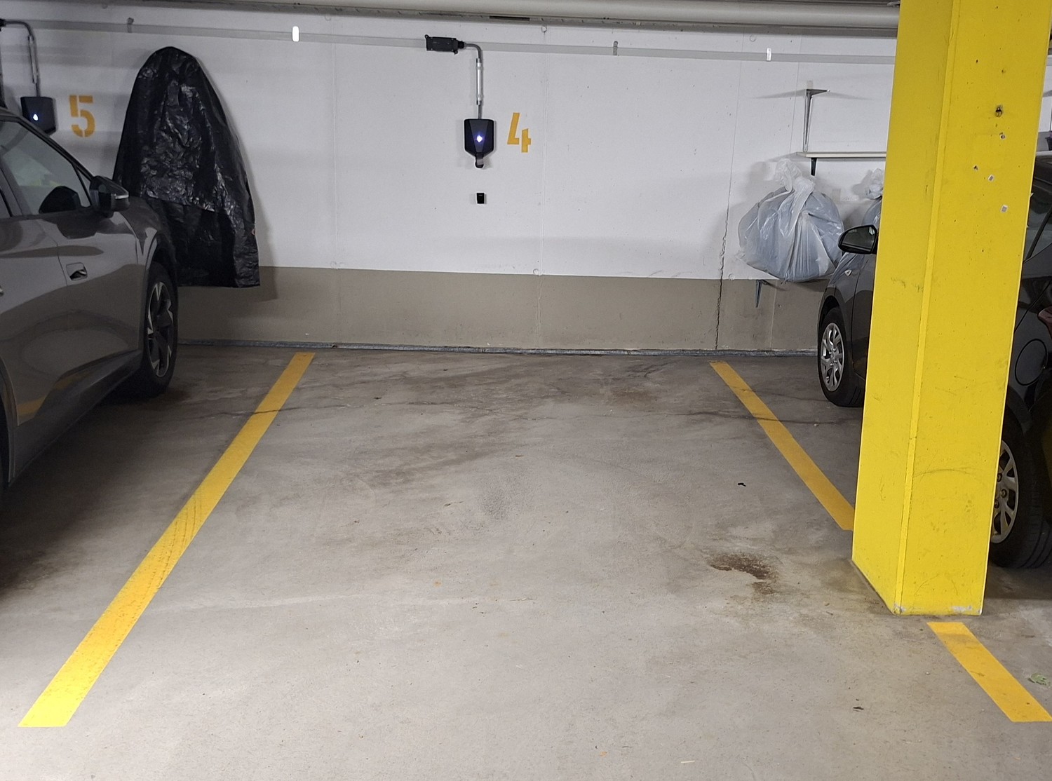place ouverte de 18m², photo 2 sur 3