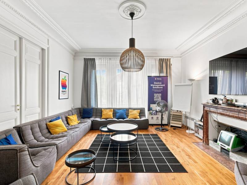 233m² office