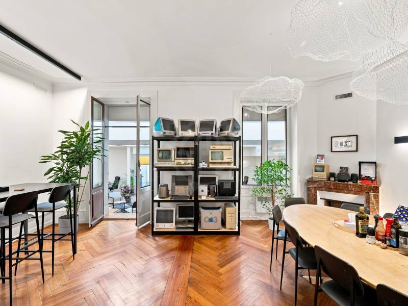 233m² office