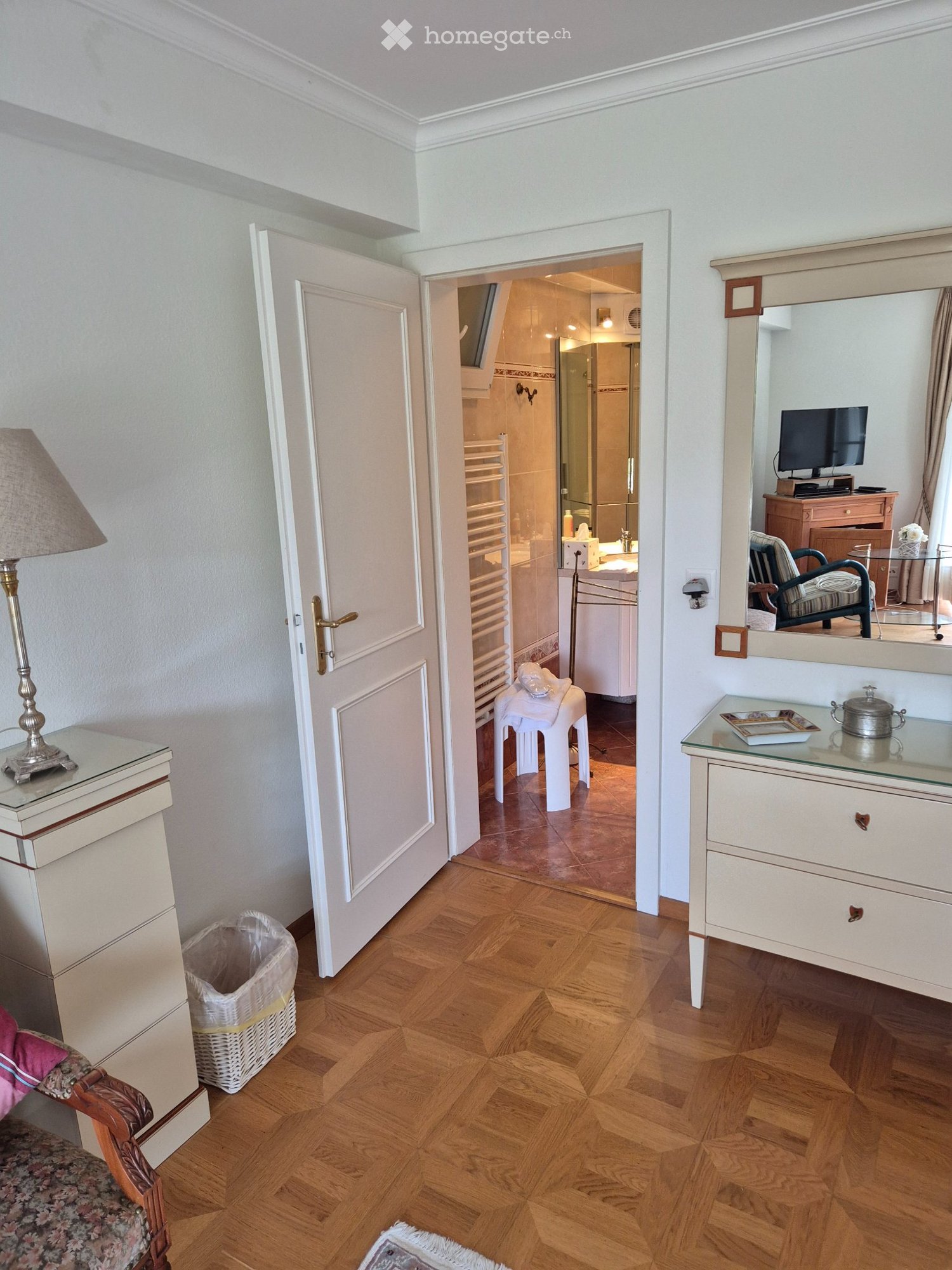 1 room single room, photo 1 sur 2