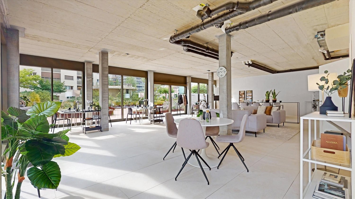 129m² commercial
