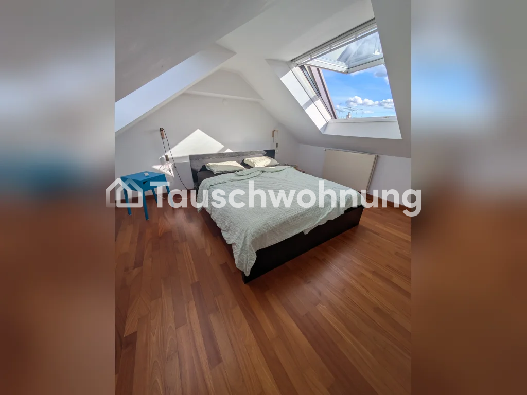 Bonjour ! Mon appartement douillet de 2,5 pièces (env. 65m2) dans le Kreis 10 à Wipkingen est disponible pour un échange. Super emplacement ! Il s'agit d'un appartement en duplex avec terrasse sur le toit privée (40m2). Notre loyer est actuellement de 2360CHF net. Nous recherchons quelque chose de t, photo 2 sur 6