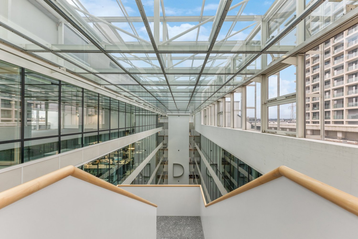 700m² bureau, photo 1 sur 10