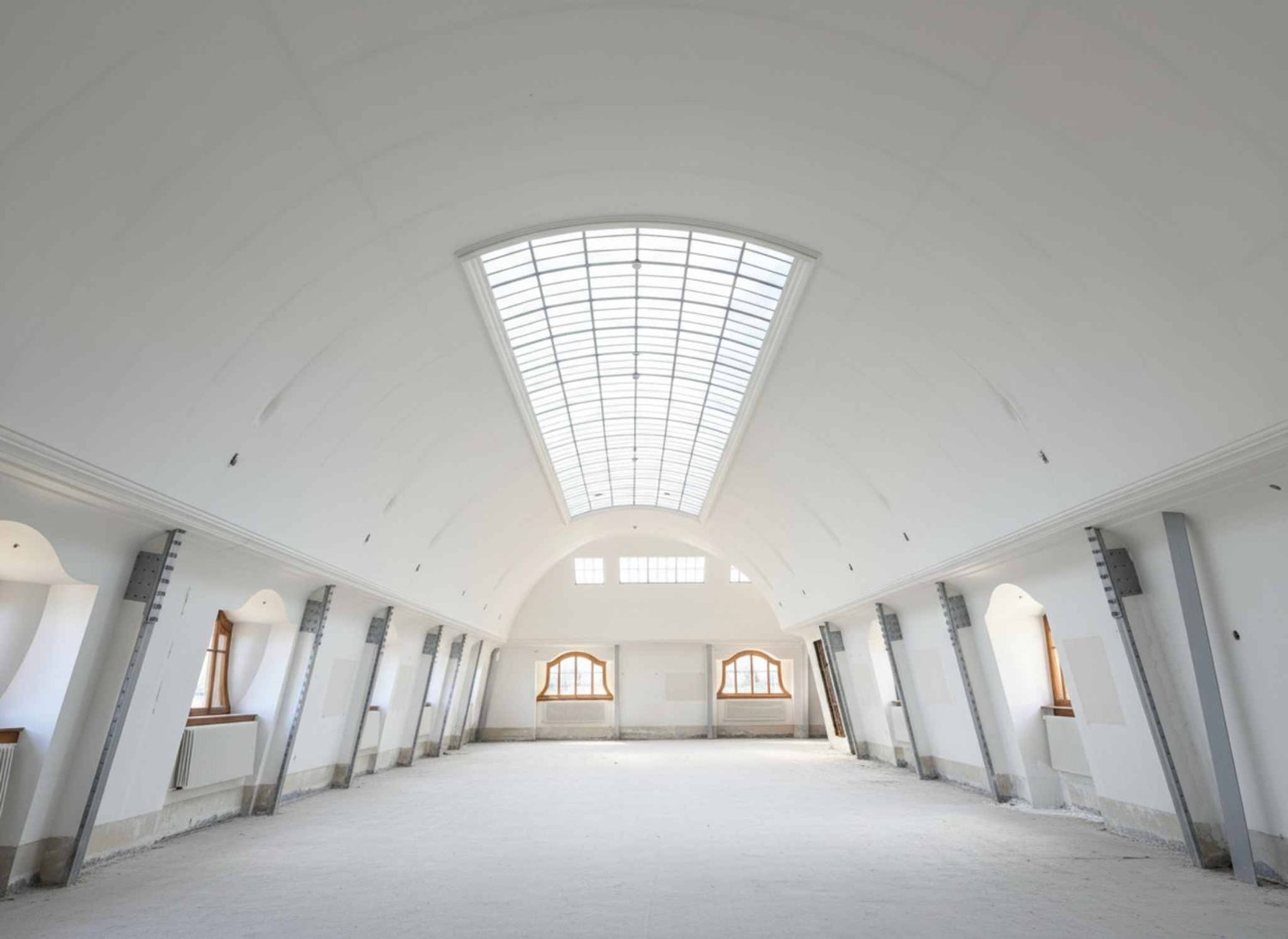 587m² office, photo 1 sur 4