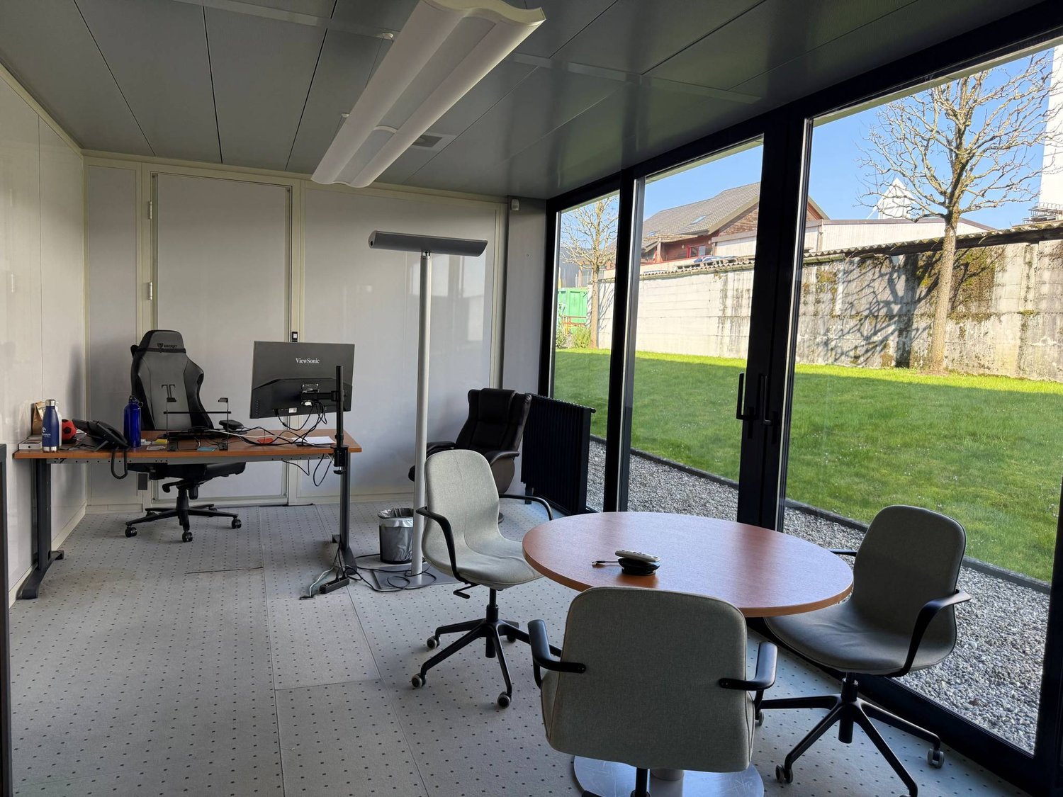 300m² office