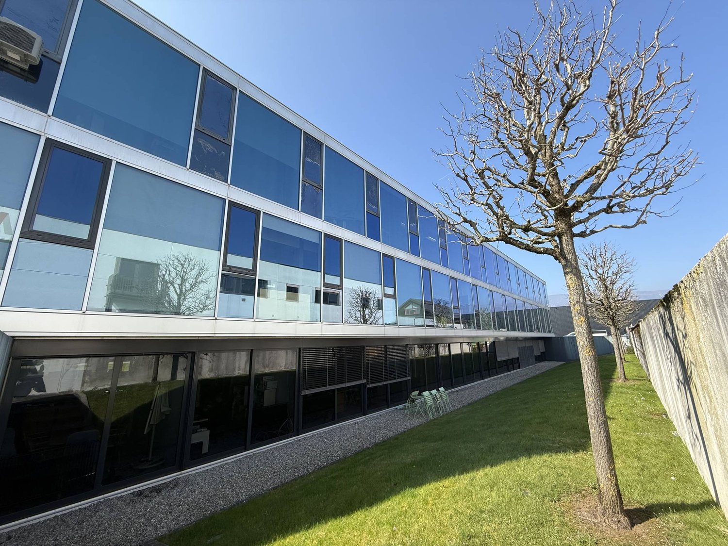 300m² office