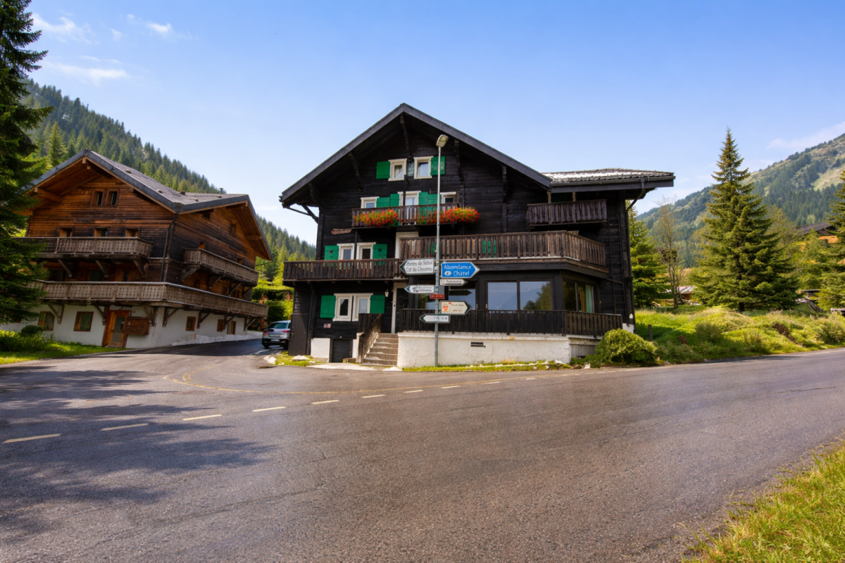 16 rooms chalet, photo 1 sur 10
