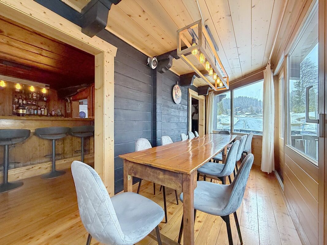 16 rooms chalet, photo 3 sur 10