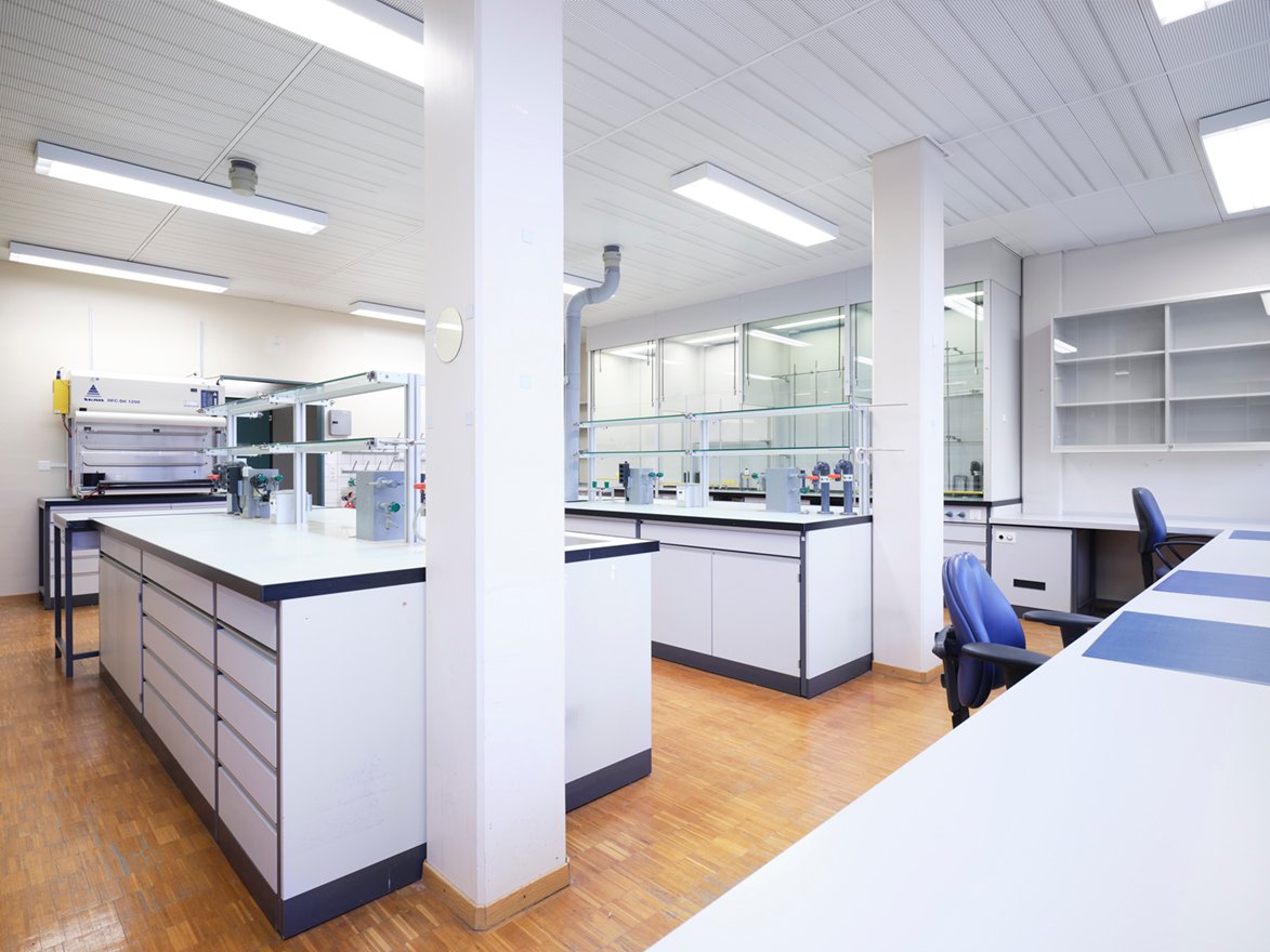 86m² commercial