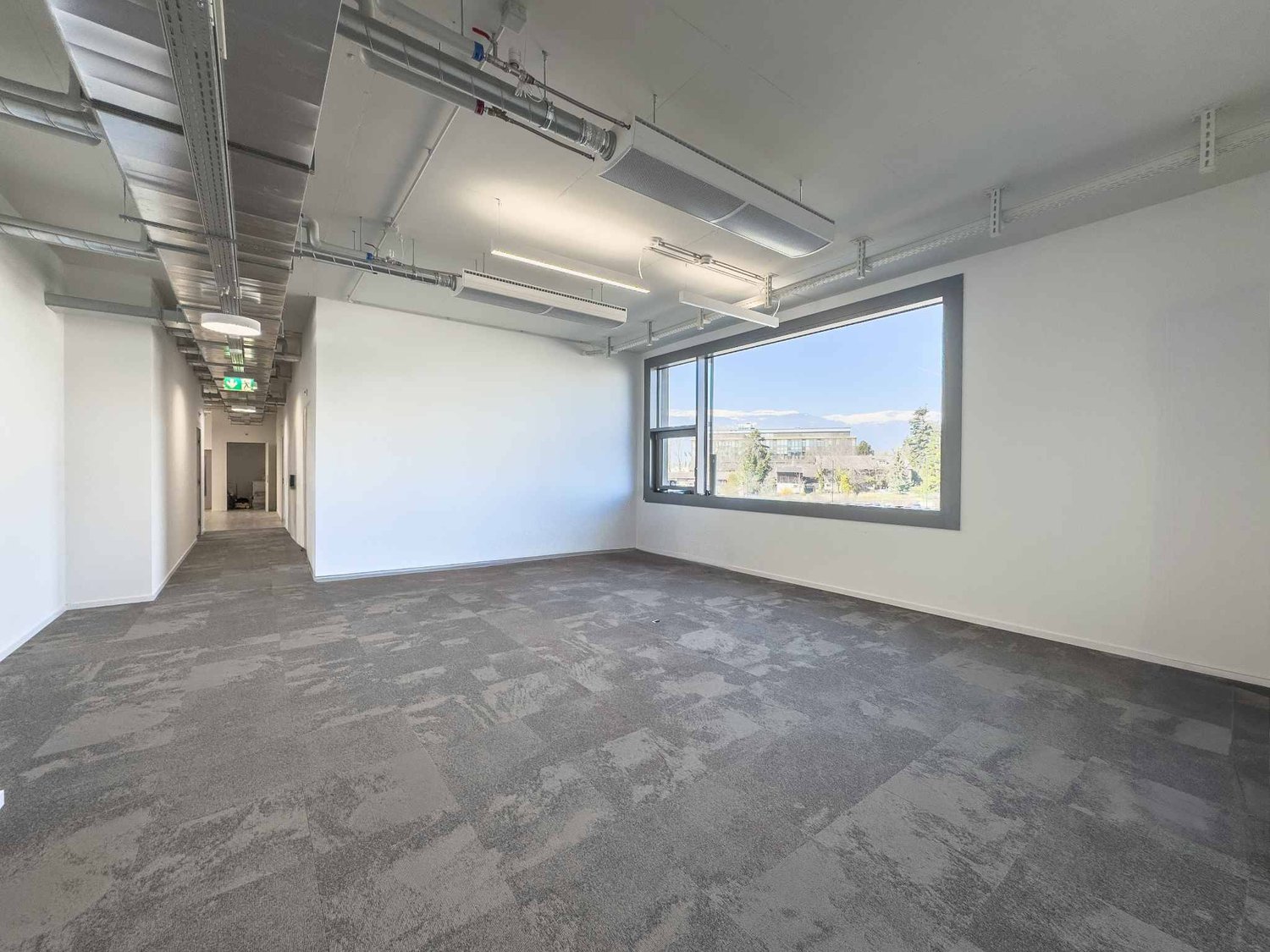 337m² office