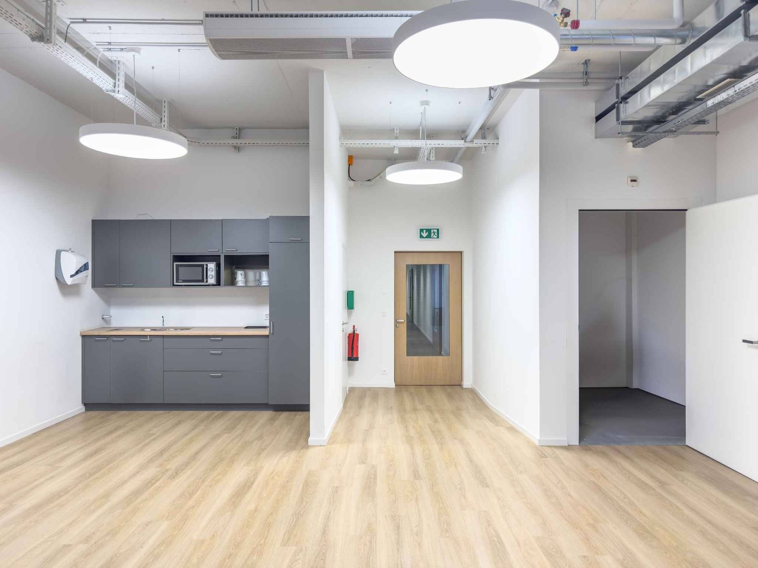 337m² office