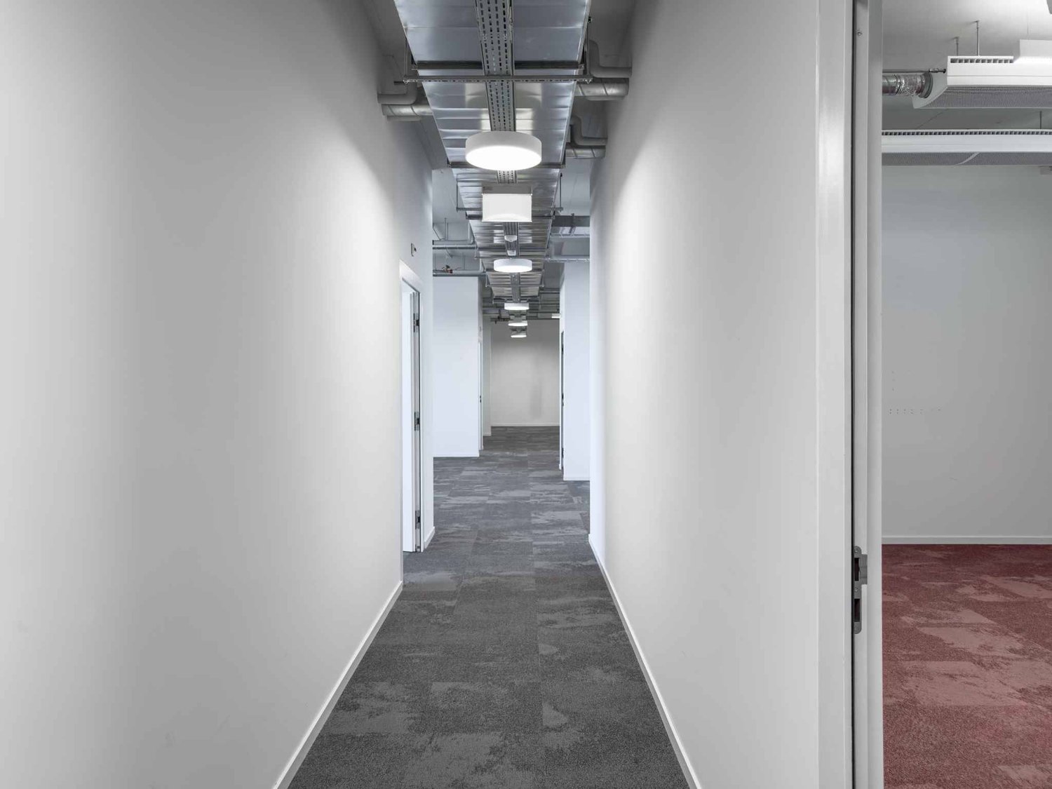 337m² office
