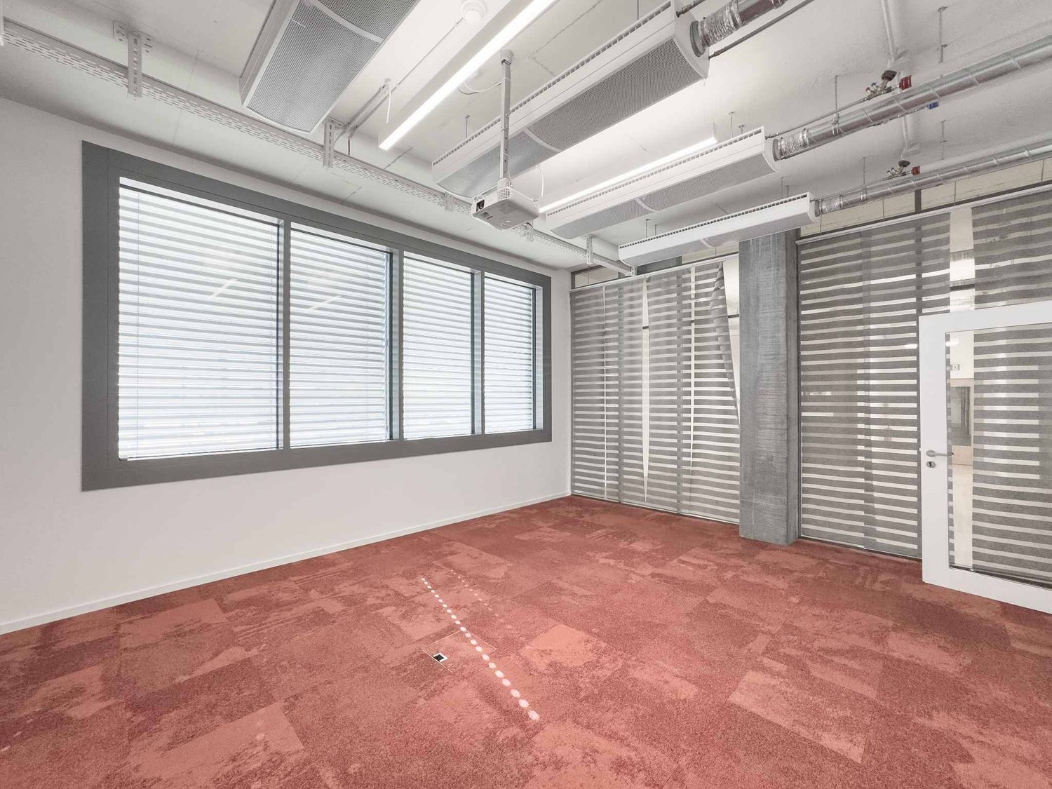 337m² office