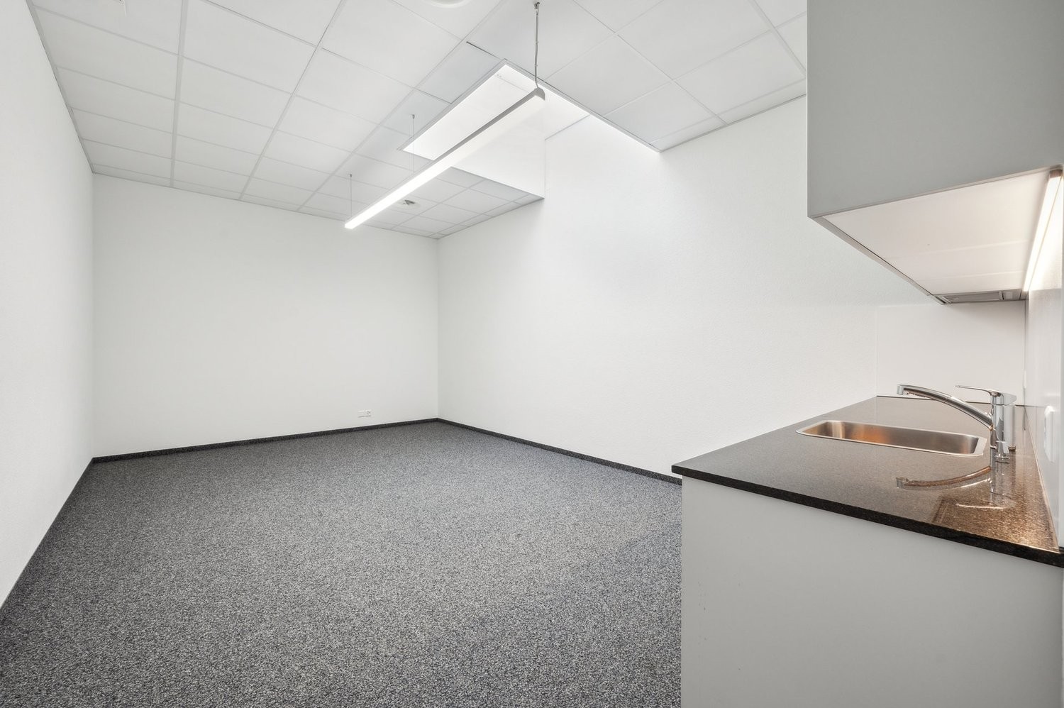 258m² bureau, photo 8 sur 9