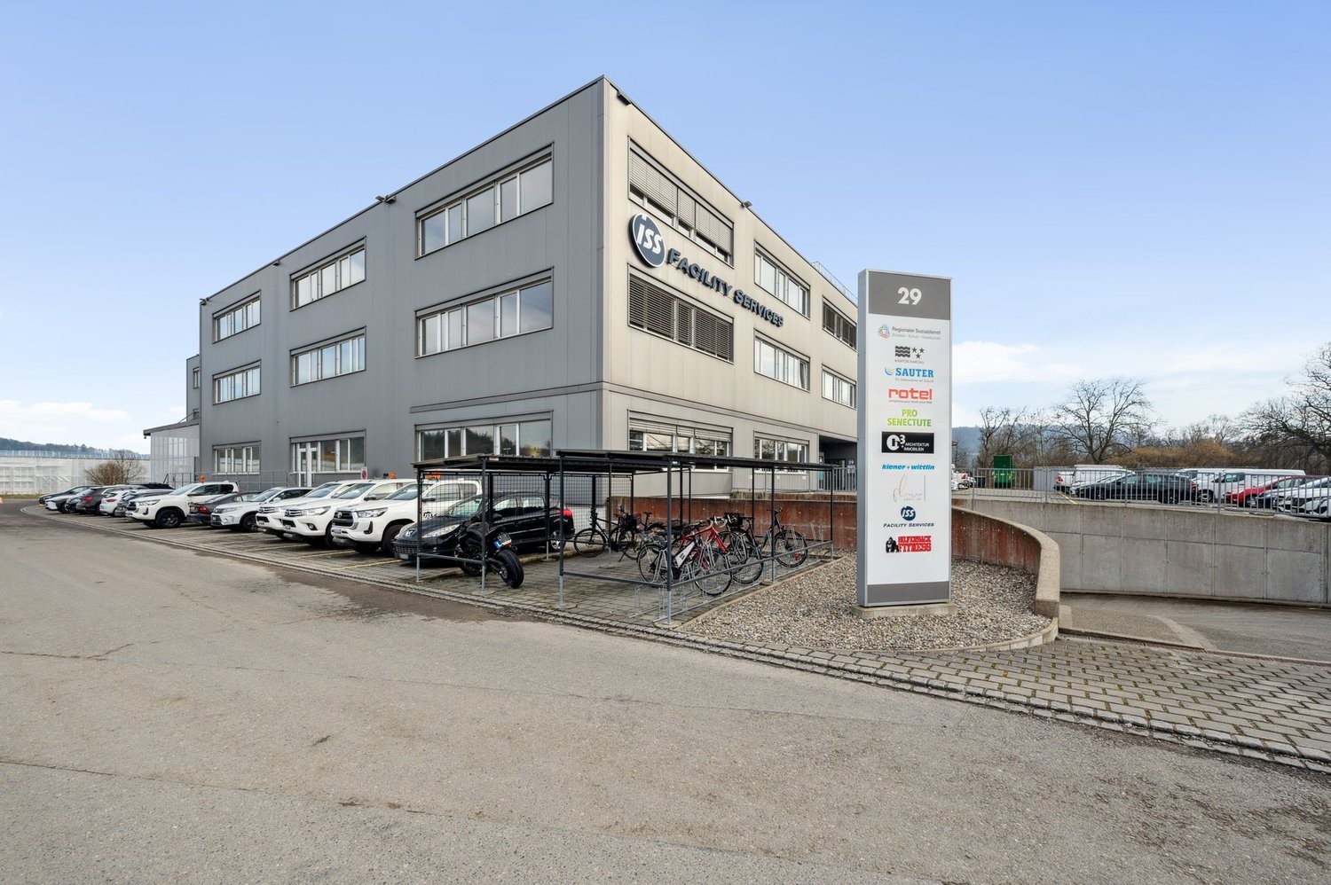 258m² bureau, photo 2 sur 9