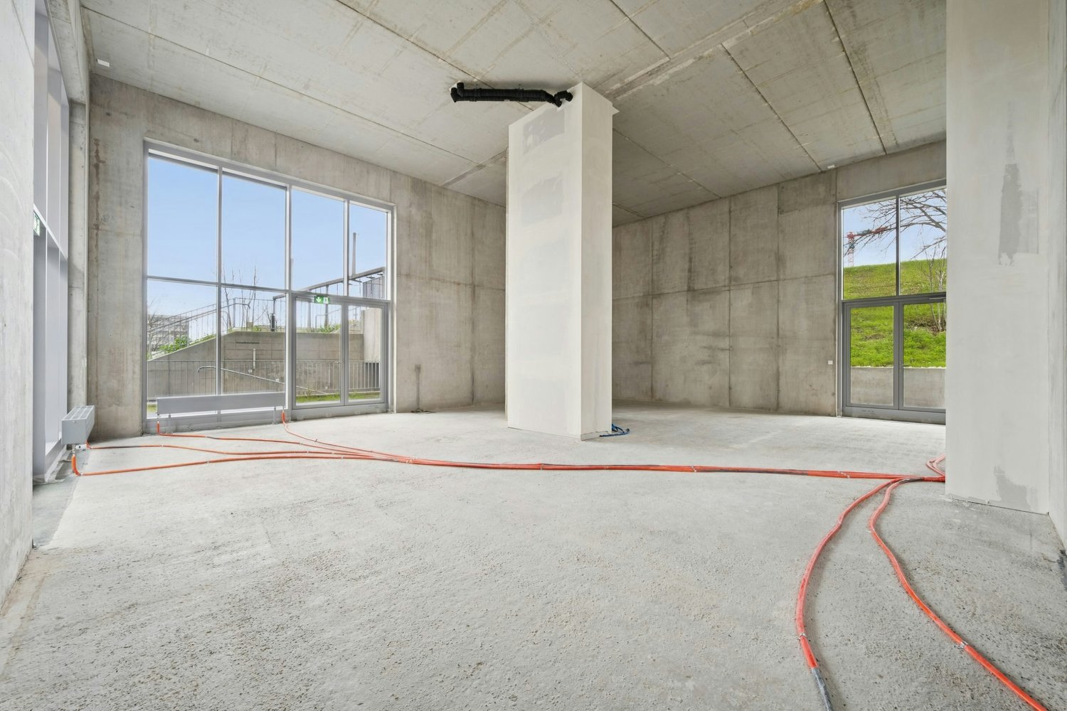 146m² commercial, photo 3 sur 9