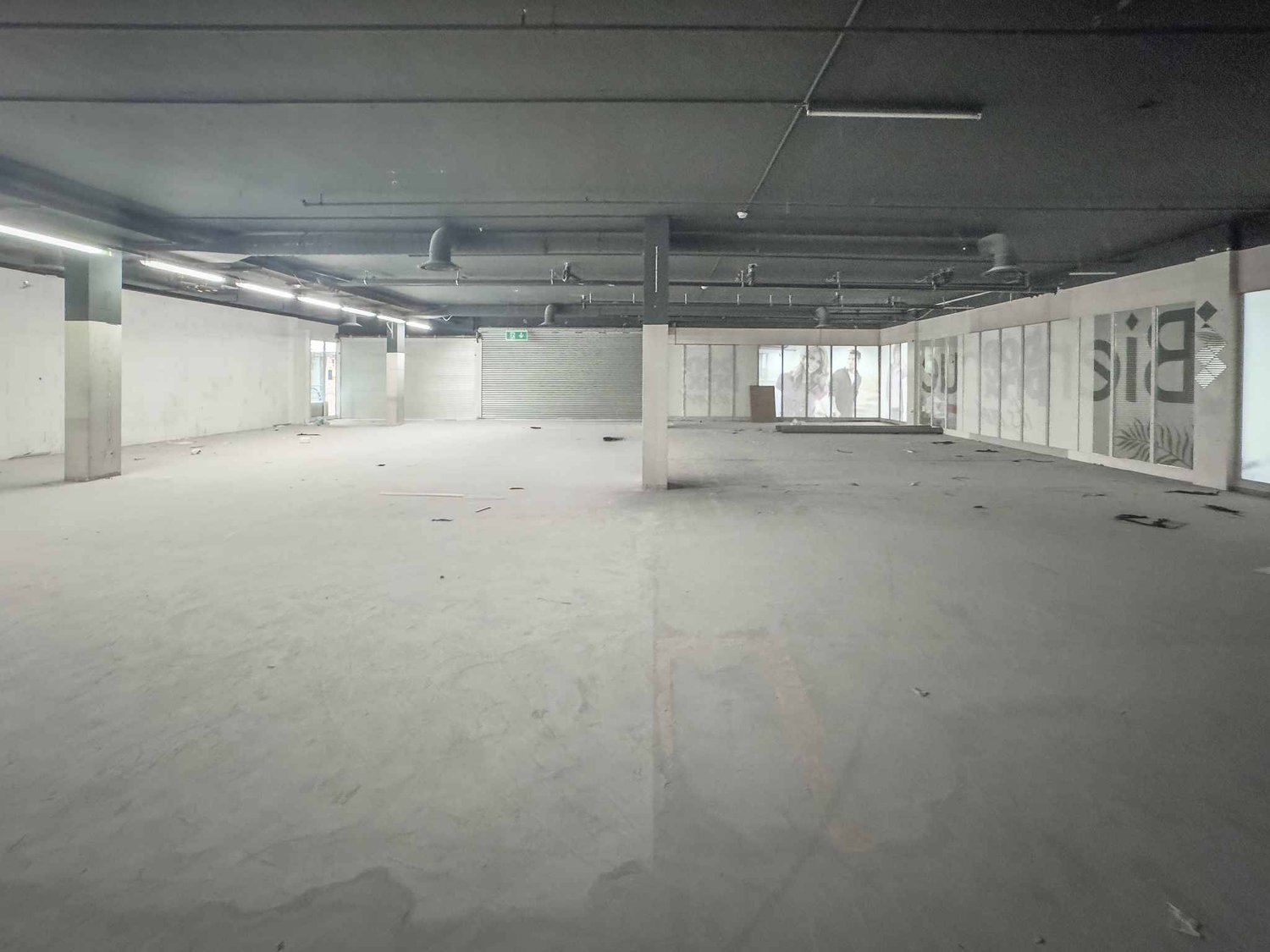 460m² arcade