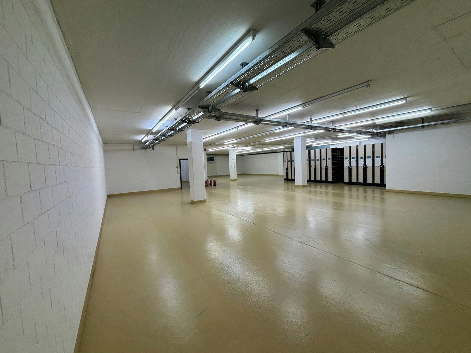 Local de stockage de 1158m²