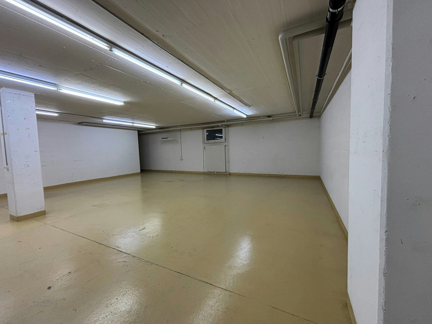 Local de stockage de 1158m²